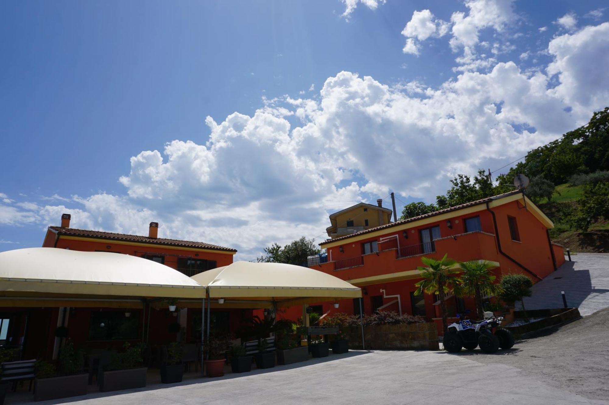 アトリ La Terrazza Motta Bed & Breakfast エクステリア 写真
