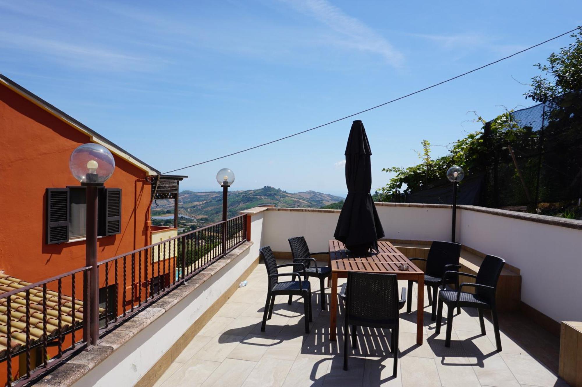 アトリ La Terrazza Motta Bed & Breakfast エクステリア 写真